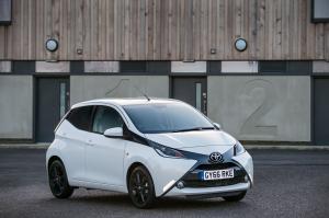 Toyota Aygo x-style 5-Door (UK) '2017